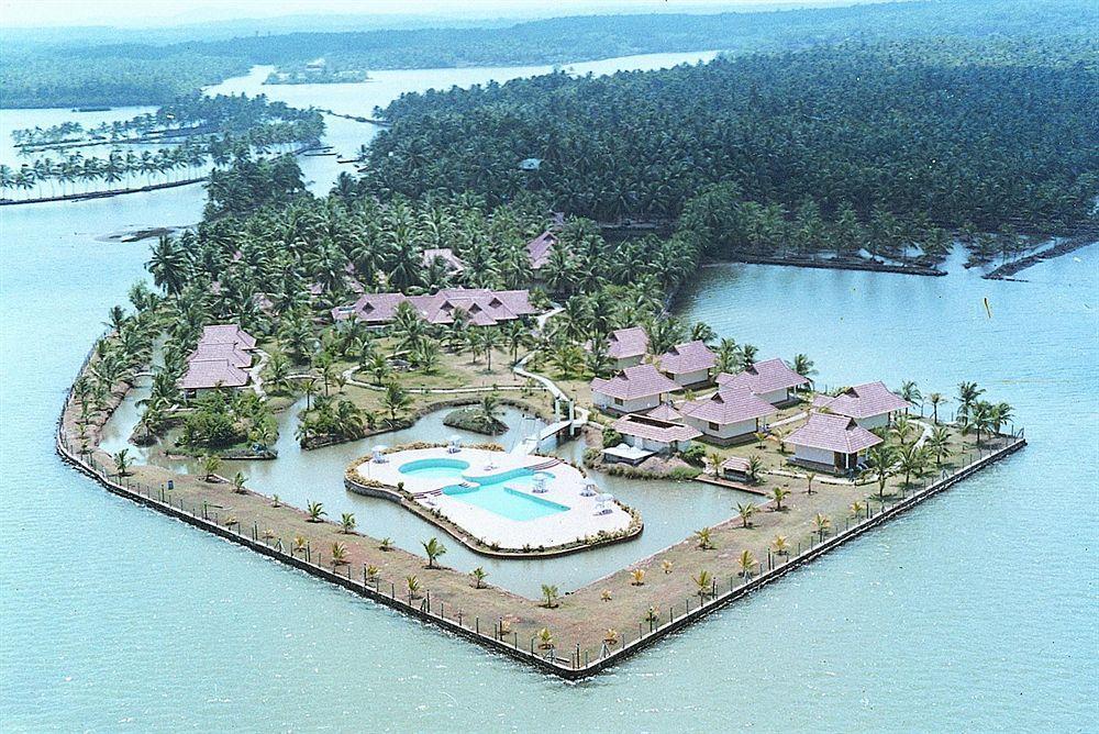 Aquasserenne Kollam Exteriör bild
