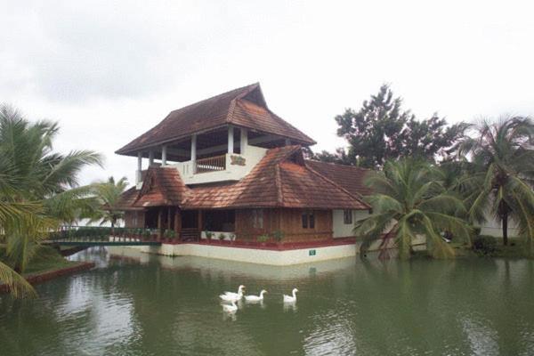 Aquasserenne Kollam Exteriör bild